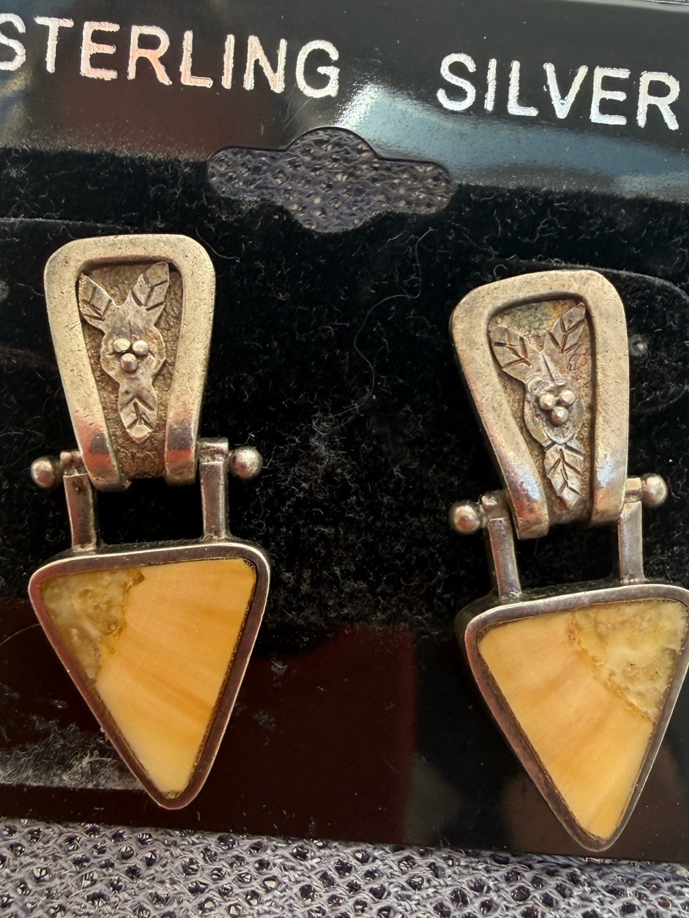 Zealandia 925 Sterling Silver Spiny Oyster Triangle Dangle Earrings Signed 1.5”